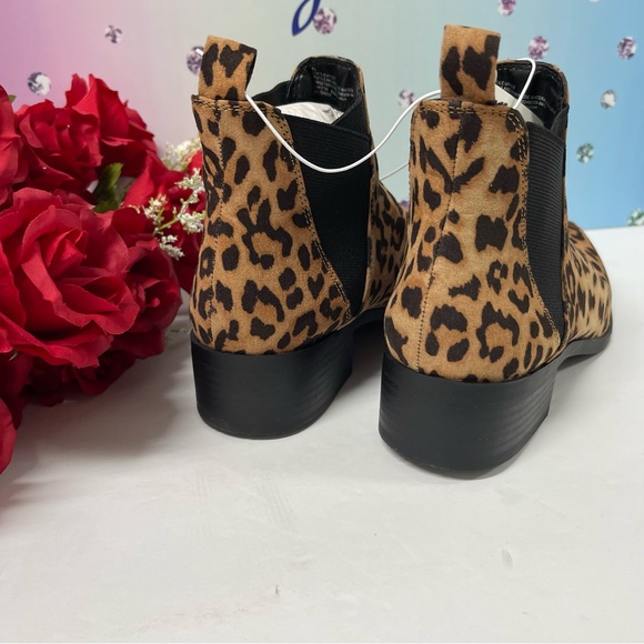 🐆NIB CHEETAH ANKLE BOOTIES - Picture 7 of 10